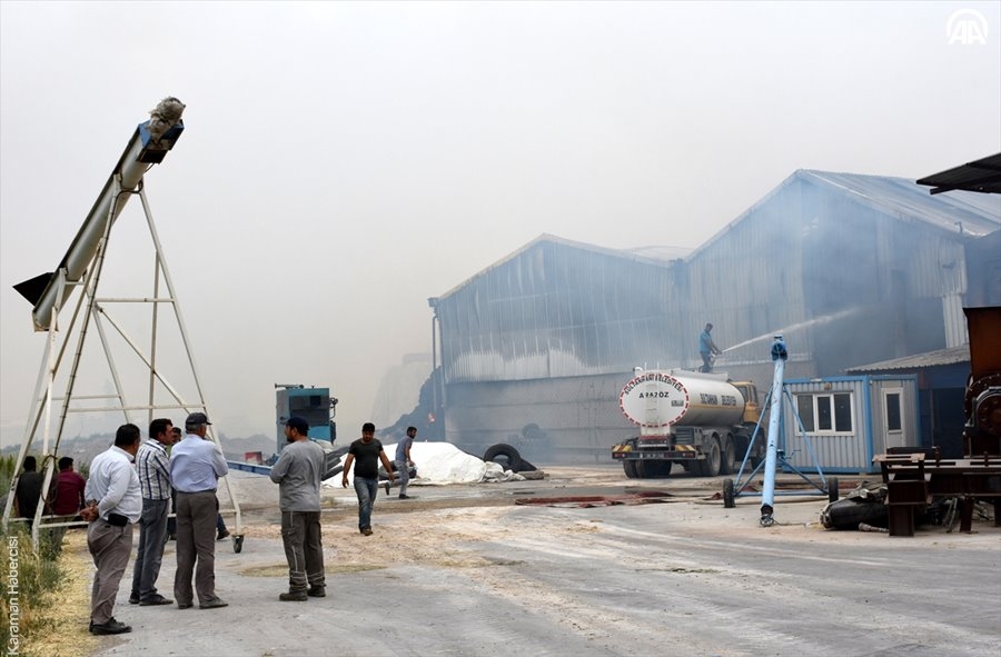 Aksaray'da Yem Fabrikası Yangını 8