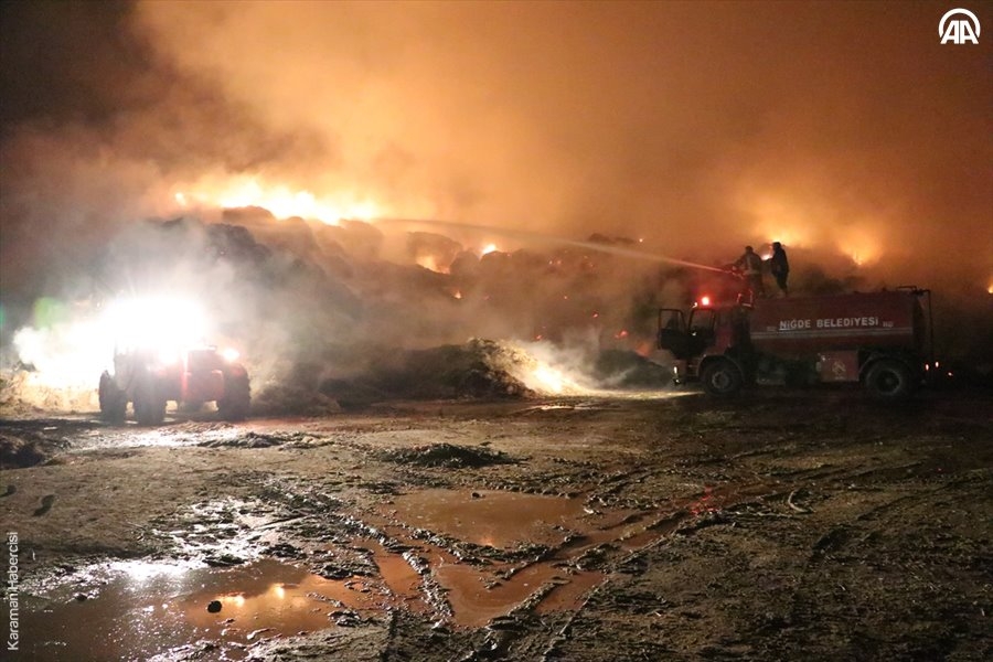 Niğde’de Hayvan Çiftliğinde Yangın 16