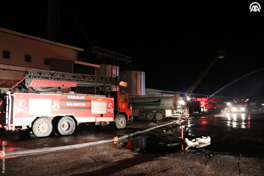 Niğde’de Hayvan Çiftliğinde Yangın 8