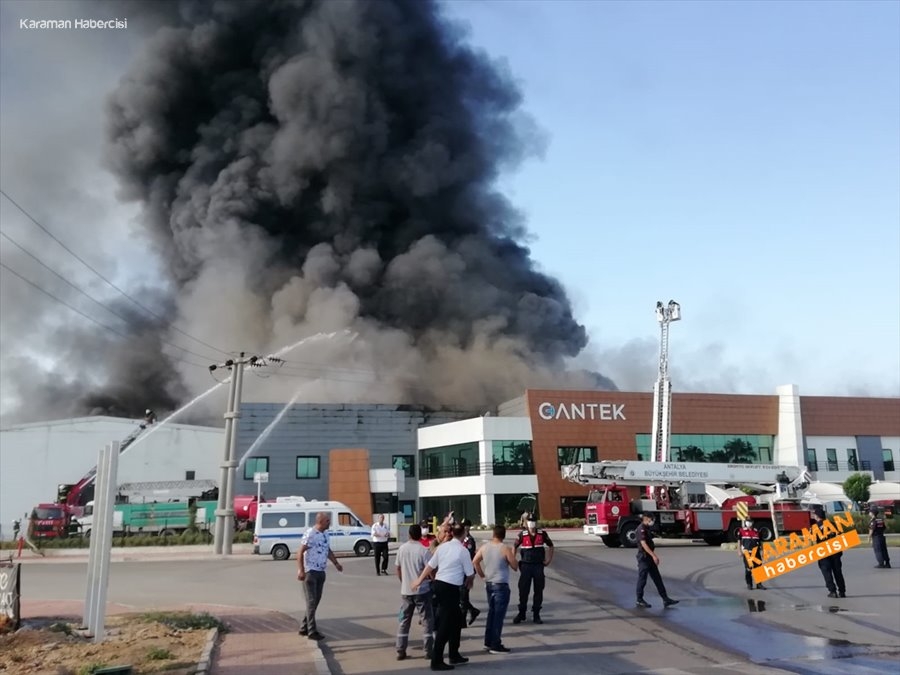 Antalya'da Fabrika Yangını 4