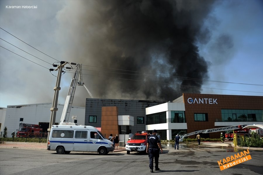 Antalya'da Fabrika Yangını 6