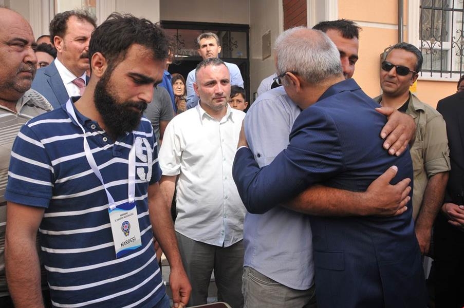 Bakan Elvan, Dündar ve Küçük Ailelerine Taziyede Bulundu 5