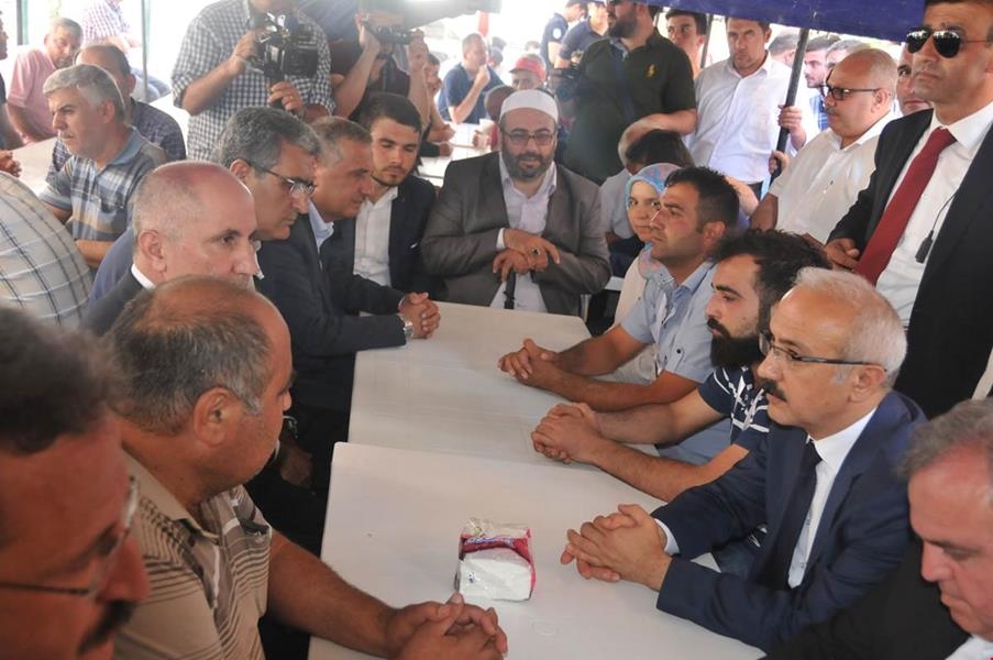 Bakan Elvan, Dündar ve Küçük Ailelerine Taziyede Bulundu 8