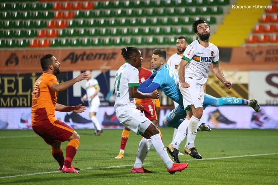 Süper Lig Aytemiz Alanyaspor Galatasaray Maçı 17