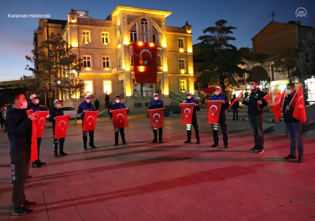 Aksaray'da Yer Gök Bayrak Oldu 3