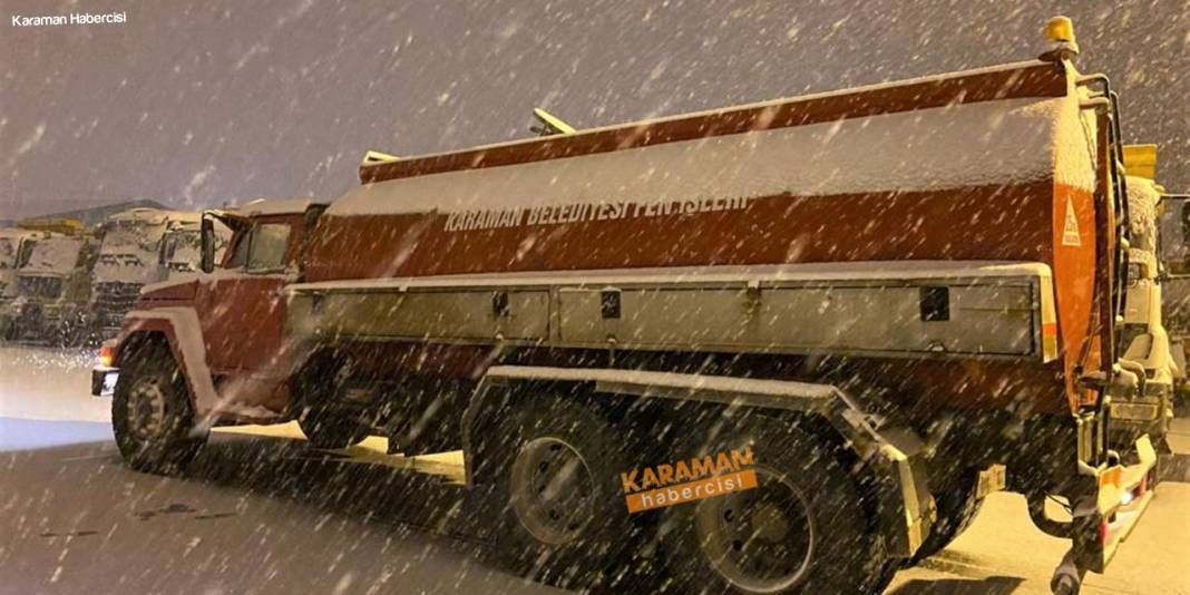 Kar Yağışıyla Birlikte Belediye Ekipleri Olumsuzluklara Karşı Sahadaydı