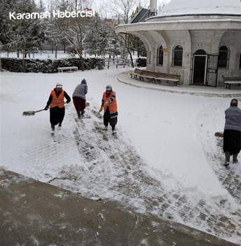 Kar Yağışıyla Birlikte Belediye Ekipleri Olumsuzluklara Karşı Sahadaydı