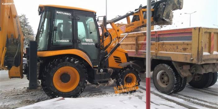 Kar Yağışıyla Birlikte Belediye Ekipleri Olumsuzluklara Karşı Sahadaydı
