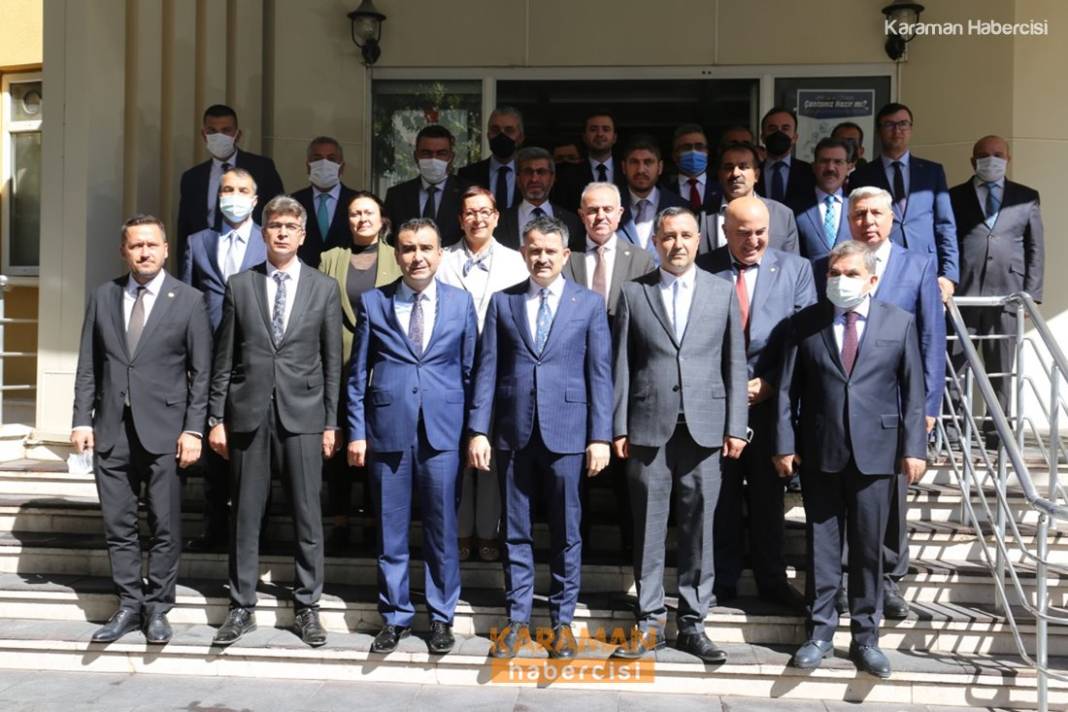 Bakan Pakdemirli Belediye ve MHP Teşkilatını Ziyaret Etti 10