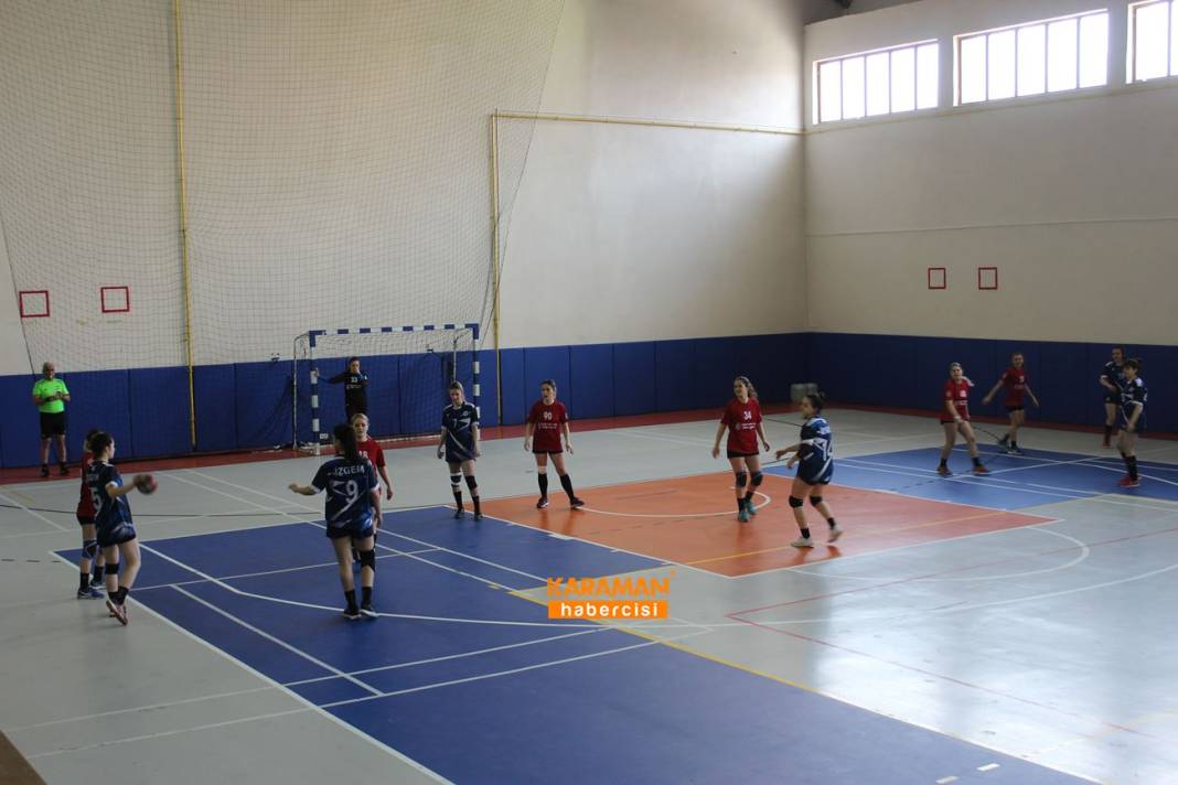 Karaman Kadın Hentbol Müsabakası 1