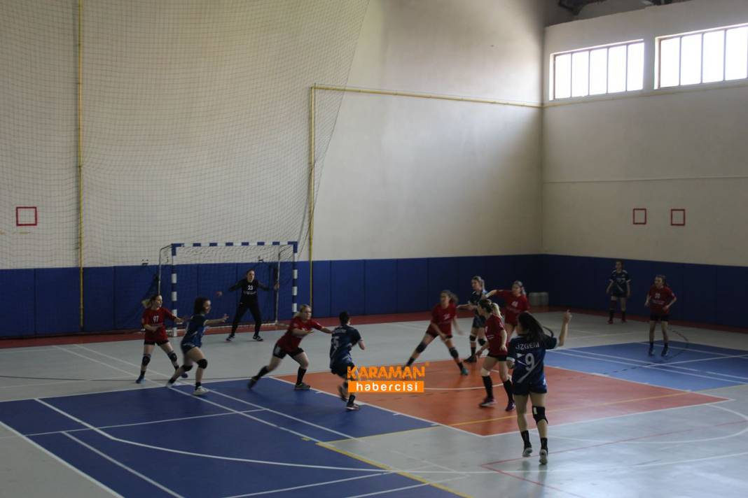 Karaman Kadın Hentbol Müsabakası 8