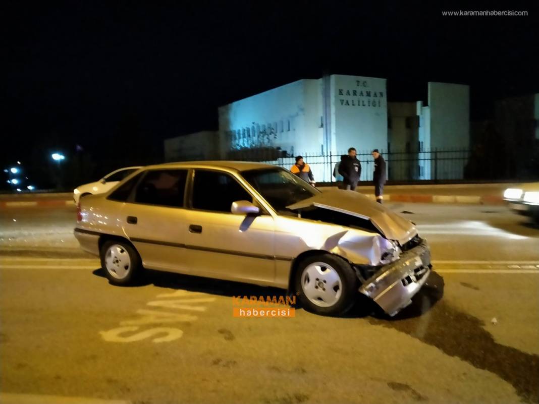 Karaman Valiliği Önünde Trafik Kazası 10