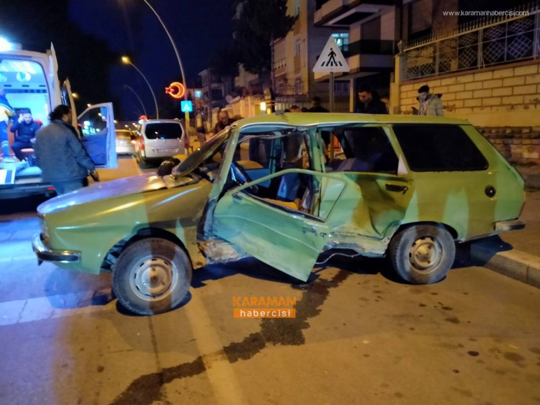 Karaman Valiliği Önünde Trafik Kazası 4