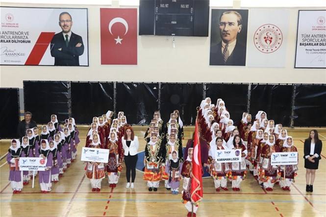 Karaman’da Halk Oyunları İl Birinciliği Yarışması 1