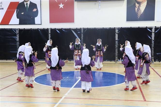 Karaman’da Halk Oyunları İl Birinciliği Yarışması 10