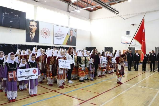 Karaman’da Halk Oyunları İl Birinciliği Yarışması 4