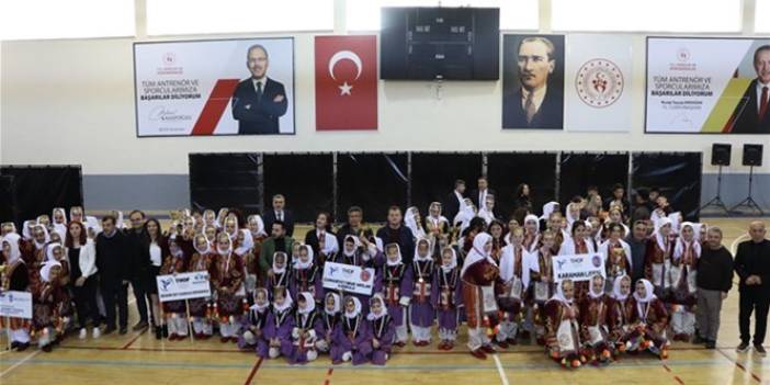 Karaman’da Halk Oyunları İl Birinciliği Yarışması