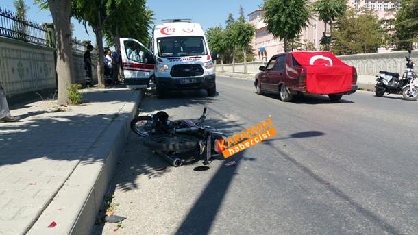 Çarptıkları Ambulansla Hastaneye Kaldırıldılar 1