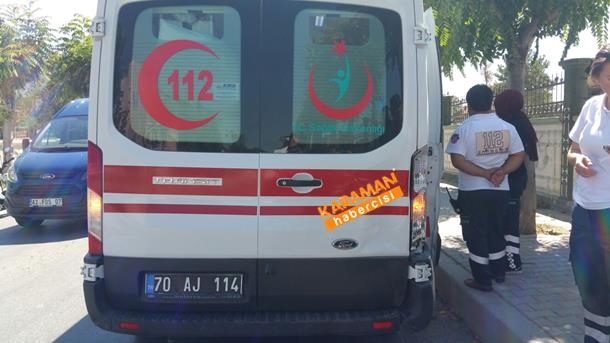Çarptıkları Ambulansla Hastaneye Kaldırıldılar 4
