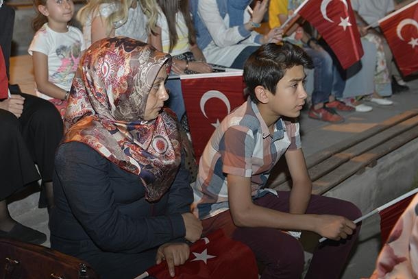 '15 Temmuz Bir Kurtuluş Harbidir' 15