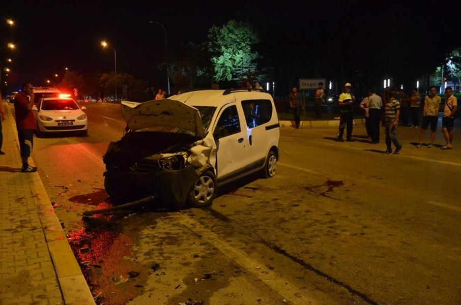 Karaman'da Trafik Kazası: 1 Ölü 6