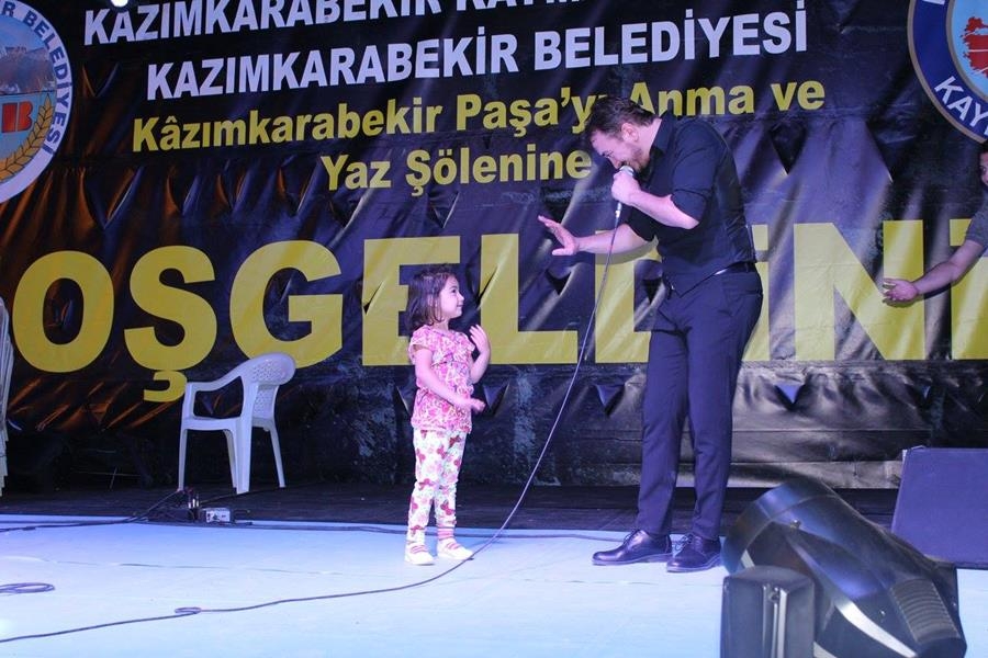 Kazımkarabekir’de Orhan Ölmez Sahne Aldı 14