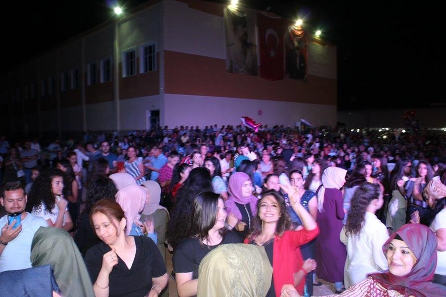 Kazımkarabekir’de Orhan Ölmez Sahne Aldı 16