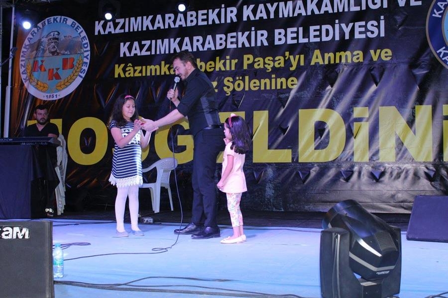 Kazımkarabekir’de Orhan Ölmez Sahne Aldı 19