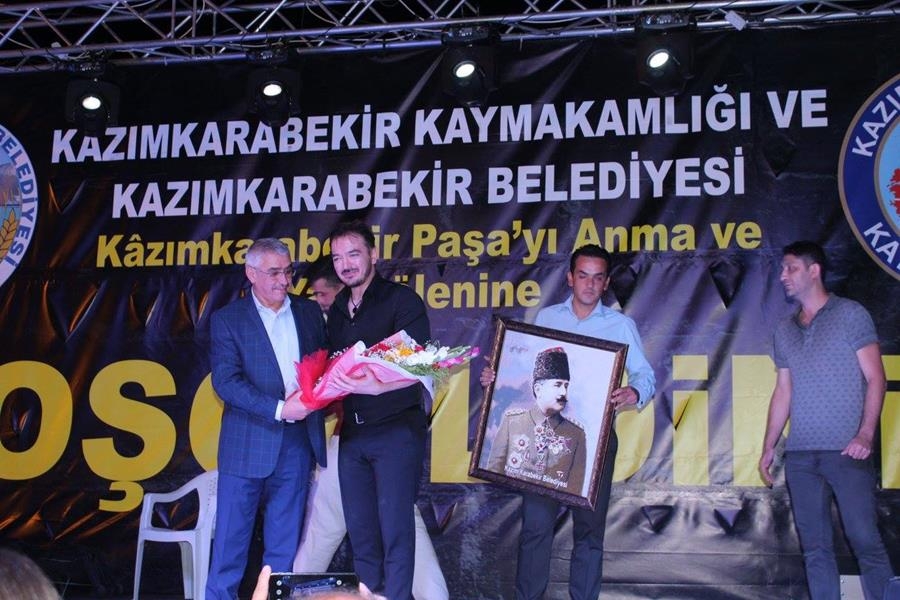Kazımkarabekir’de Orhan Ölmez Sahne Aldı 23