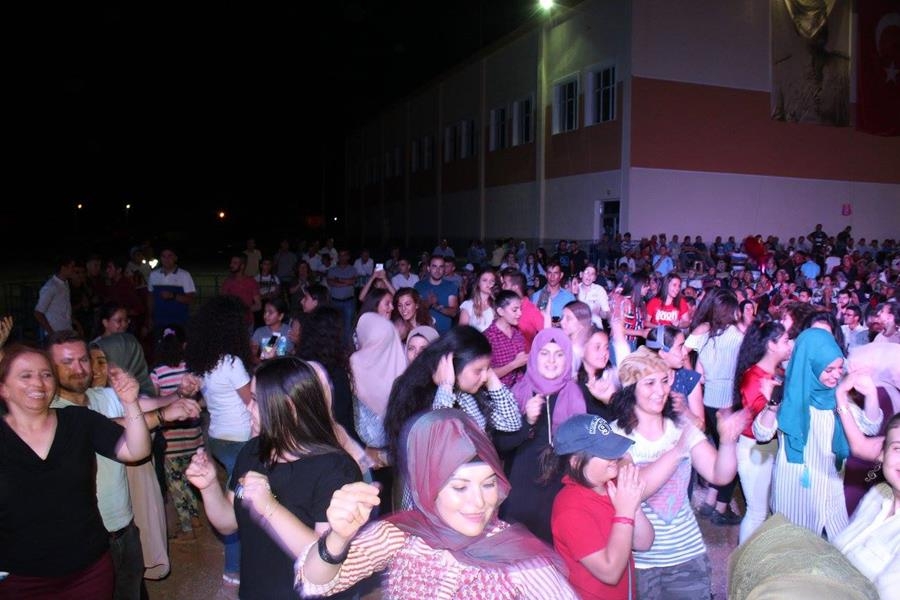 Kazımkarabekir’de Orhan Ölmez Sahne Aldı 25