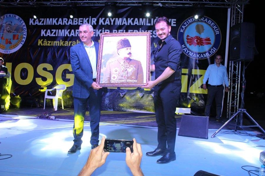Kazımkarabekir’de Orhan Ölmez Sahne Aldı 26