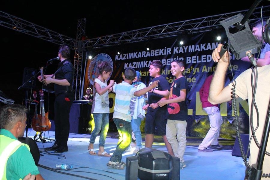 Kazımkarabekir’de Orhan Ölmez Sahne Aldı 27