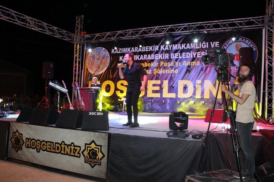 Kazımkarabekir’de Orhan Ölmez Sahne Aldı 9