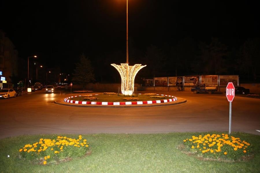 Karaman'da Kavşaklar Led Işıklarla Süslendi 9