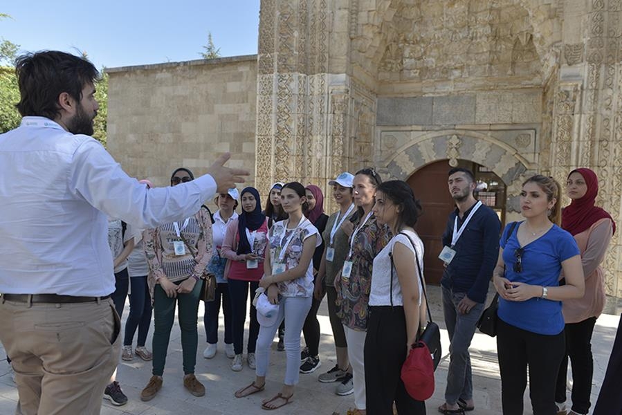 Yabancı Uyruklu Öğrenciler Karaman'ın Tarihini Keşfediyor 8