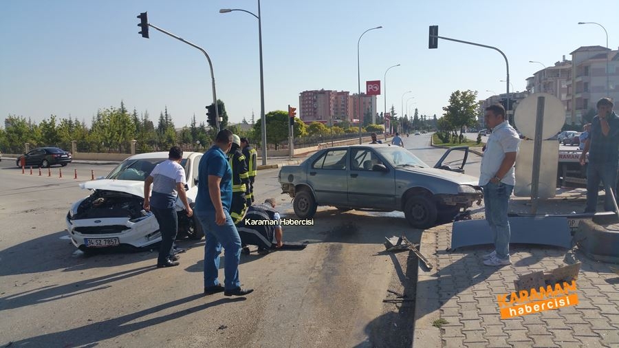 Karaman’da 3 Araç Birbirine Girdi 19