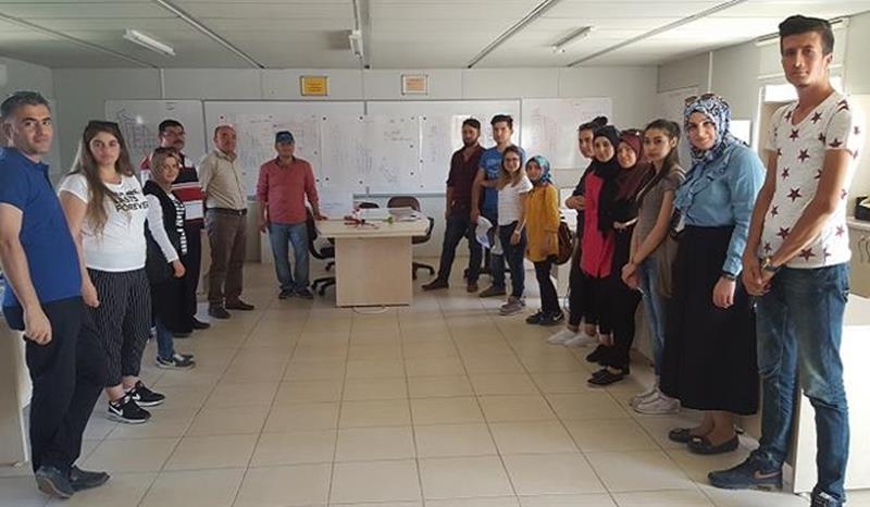 Stajyer Öğrencilere Elma Bahçesinde Eğitim 4