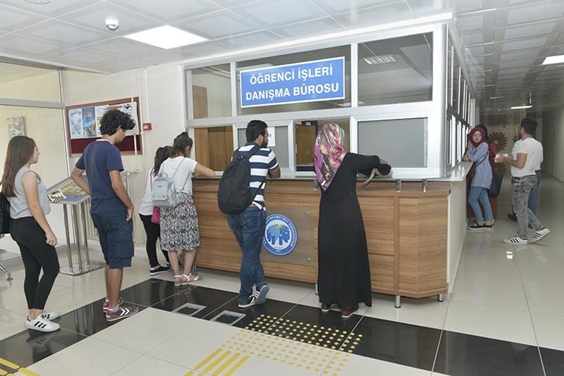 KMÜ'de Öğrenci Kayıtları Başladı 8