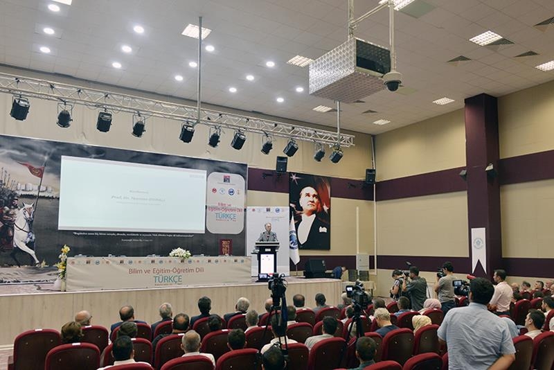 “Bilim ve Eğitim - Öğretim Dili Türkçe” Konulu Panel 11