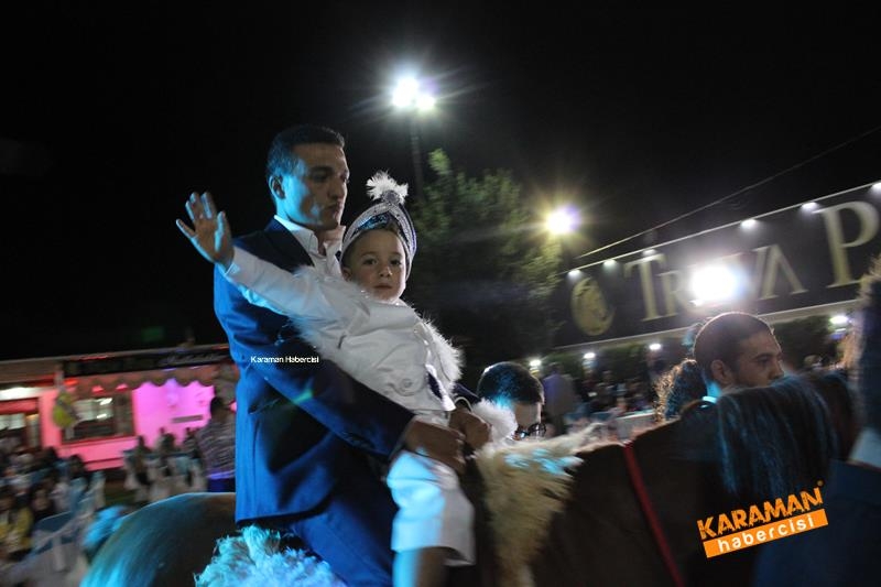 Kurt ve Sarı Ailesinin Torunlarıyla Özel Günü 12