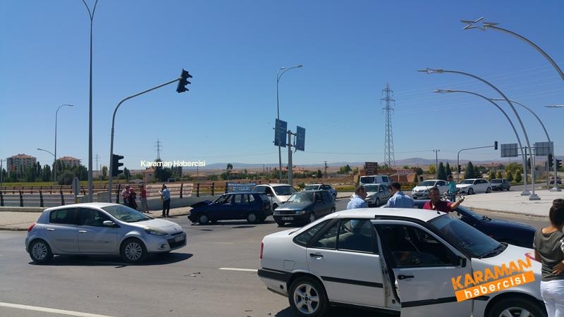 Karaman Otogar Kavşağında Trafik Kazası 6