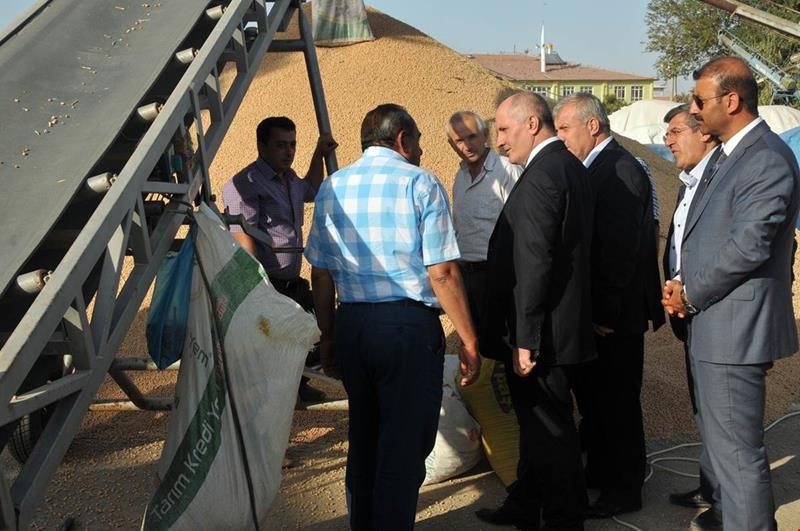 Karaman Valisi Fahri Meral, Buğday Pazarında Çalışmaları İnceledi 5