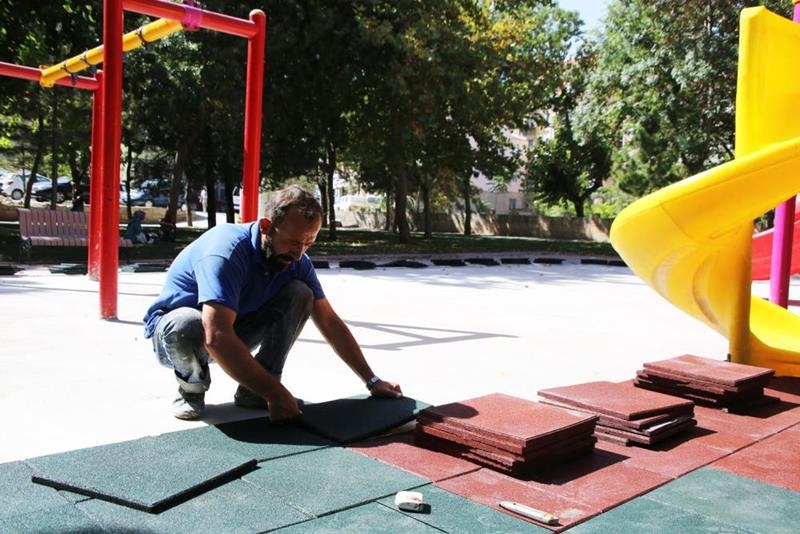 Karaman'da Oyun Parkları Kauçuk İle Kaplanıyor 5