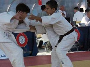 Karaman'da Minikler Türkiye Judo Şampiyonası Heyecanı Başladı