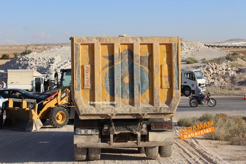 Karaman’da 2 Kamyon 1 Kamyonetli Trafik Kazası 9