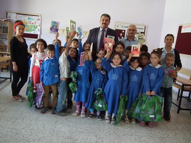 Sarıveliler MHP’den Daran Köyü’ndeki öğrencilere yardım 10