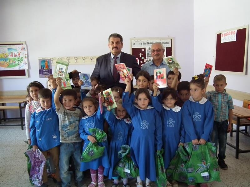 Sarıveliler MHP’den Daran Köyü’ndeki öğrencilere yardım 9