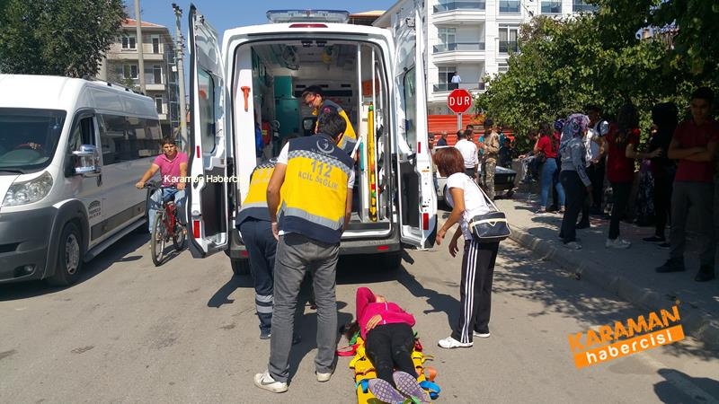 Karaman’da Yoldan Çıkan Otomobil Liseli Gençlere Çarptı 3