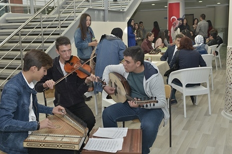 KMÜ'de Üç Günlüğüne Topraktan Tasarıma Sergi 10