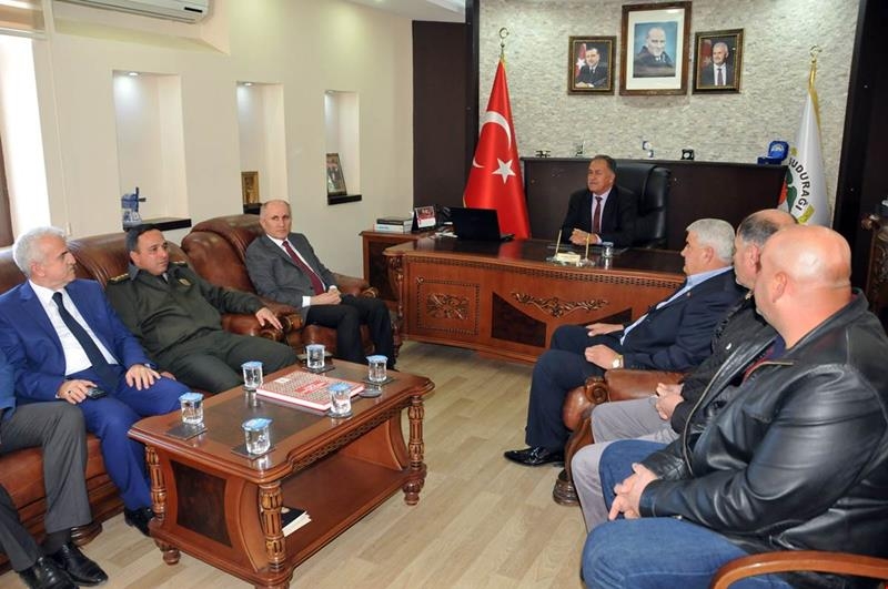 Vali Meral Sudurağı Beldesini Ziyaret etti 7